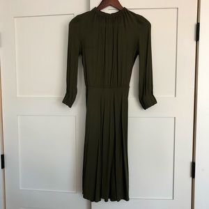 H&M dark green 3/4 sleeve midi dress